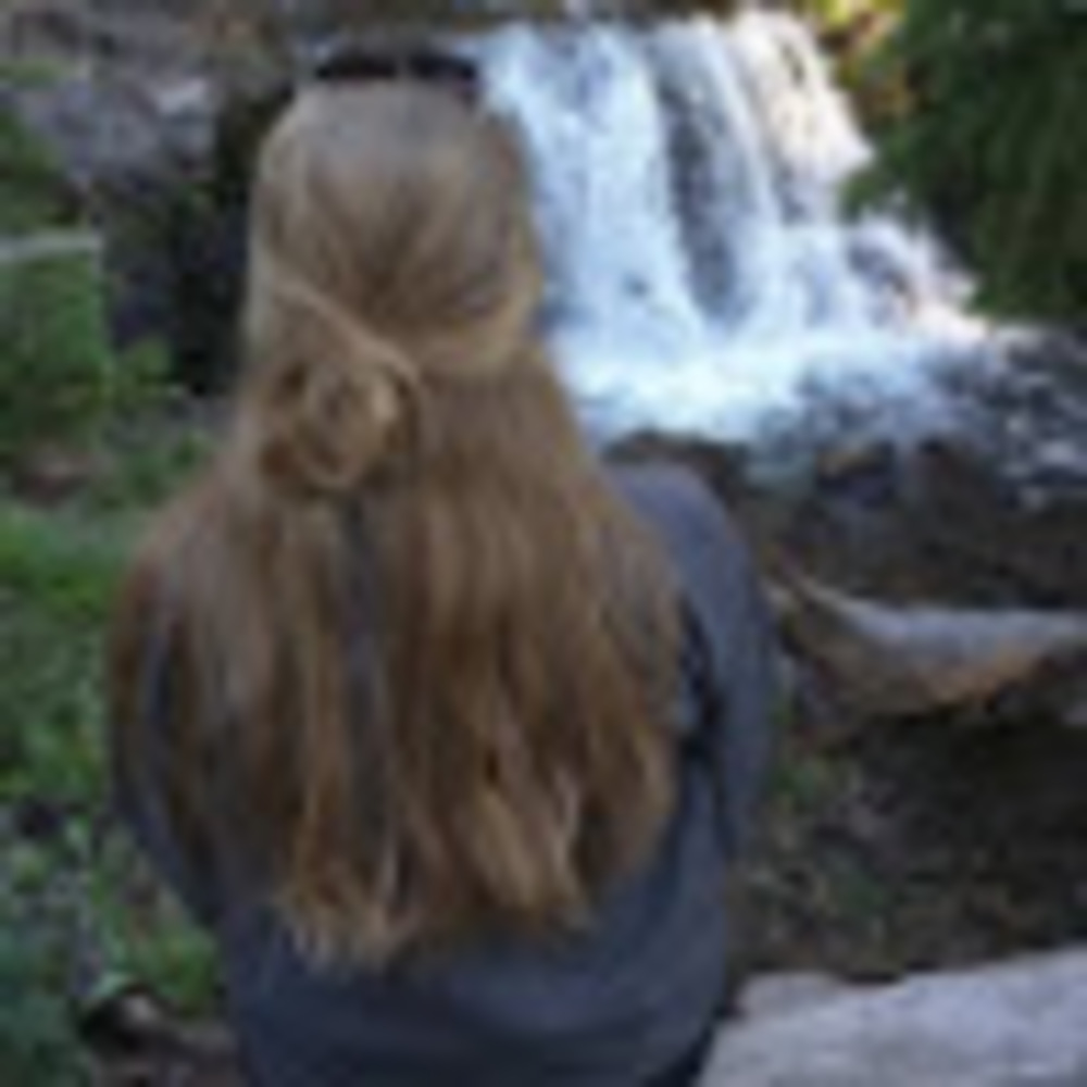 Meet your Posher, Lydia